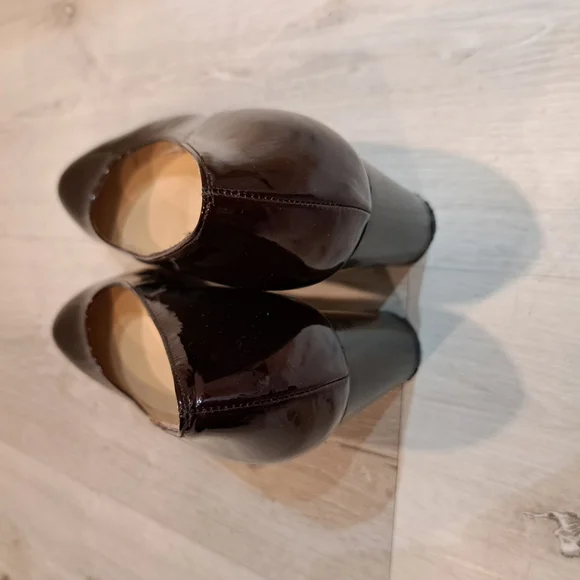 Red Glossy Flats with Rounded Toe - Picture 4 of 6